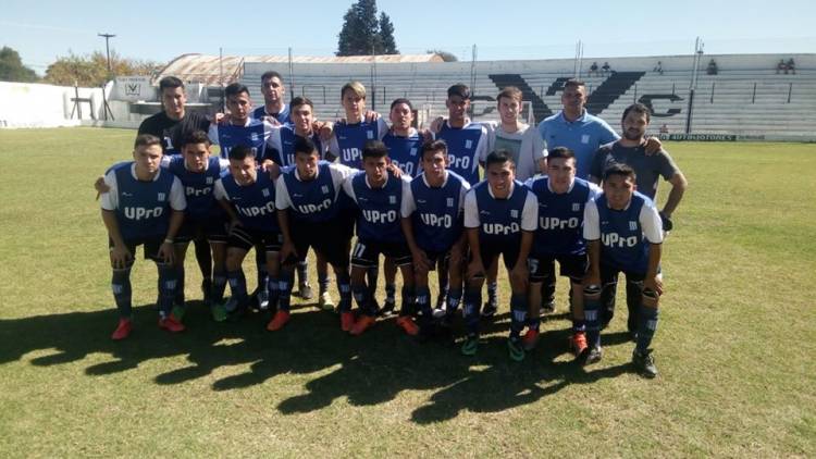 RACING GANÓ EL DUELO DE PUNTEROS Y MANDA EN EL ASCENSO
