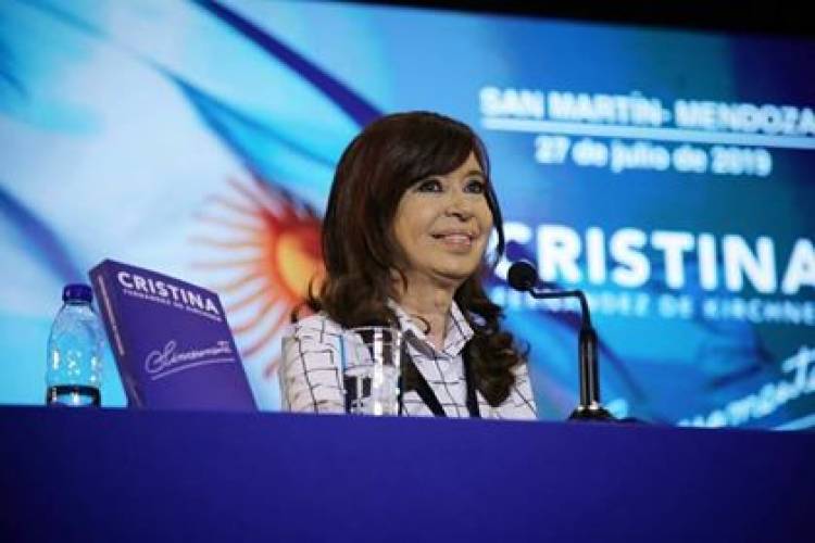 CRISTINA FERNÁNDEZ EN MENDOZA: “LA GENTE NO VA A SEGUIR TOLERANDO ESTE MALTRATO”