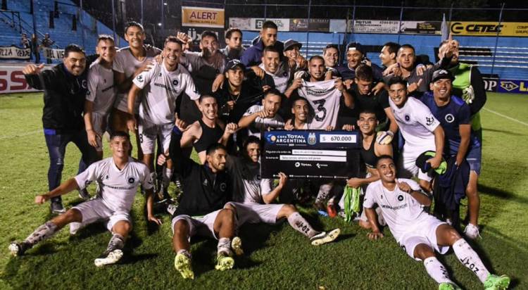 LA HISTORIA DE REAL PILAR, EL JOVEN CLUB DE LOS MILAGROS