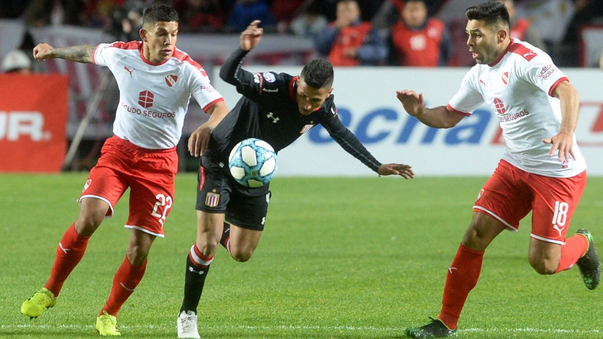 EL PINCHA VAPULEÓ AL ROJO, CON UN GOLAZO DE KALINSKI PARA EL RECUERDO