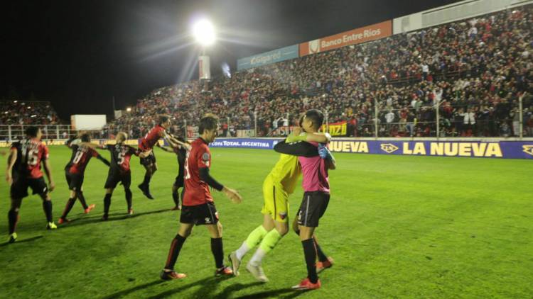 COPA ARGENTINA: COLÓN VENCIÓ AL DECANO EN LOS PENALES Y LLEGÓ A LOS CUARTOS DE FINAL