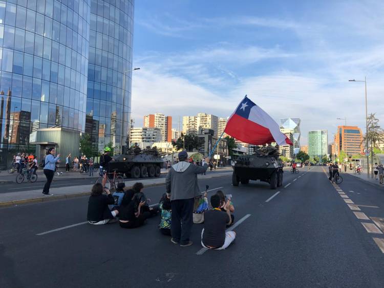 CHILE SIGUE BAJO TENSIÓN Y CRISIS, EN NUEVA JORNADA PROTESTAS