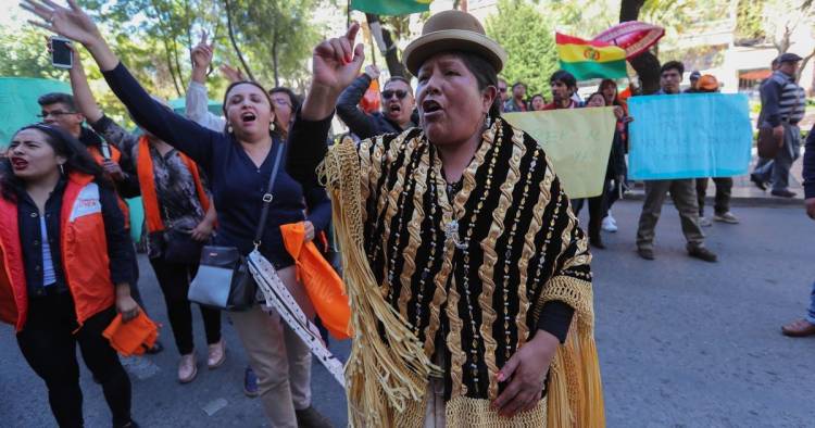 INCERTIDUMBRE Y UN MALESTAR QUE CRECE MIENTRAS SE DEMORAN LOS RESULTADOS DE LA ELECCIÓN EN BOLIVIA