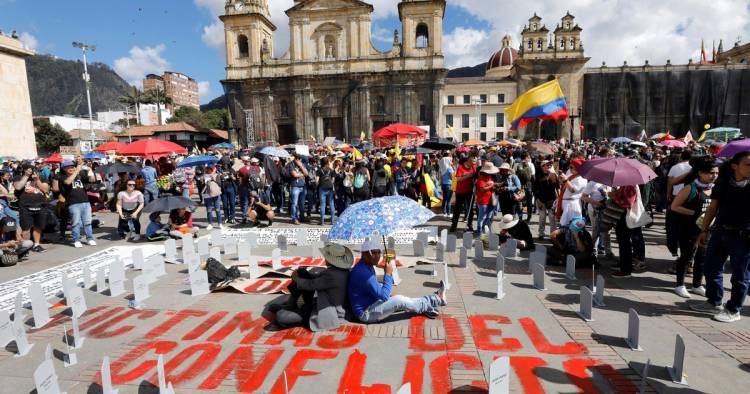 PROTESTA SOCIAL: EN UN "PARO NACIONAL" CON DÉBIL ADHESIÓN, MILES DE PERSONAS SE MOVILIZAN EN COLOMBIA CONTRA IVÁN DUQUE