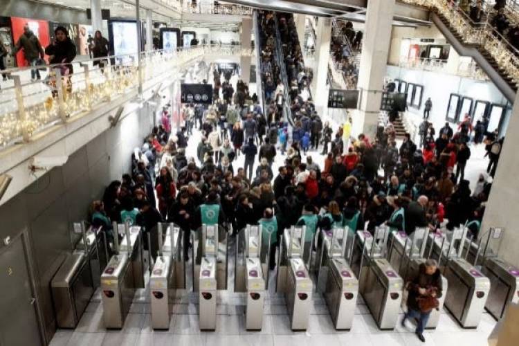 FRANCIA BLOQUEADA POR SEXTO DÍA CONSECUTIVO