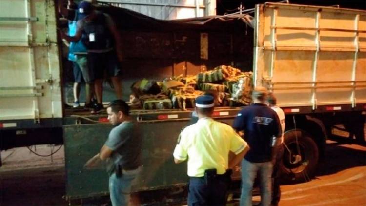 DETUVIERON A UN CAMIONERO BRASILEÑO E INCAUTARON 1200 KILOS MARIHUANA QUE HABÍAN INGRESADO A ENTRE RÍOS