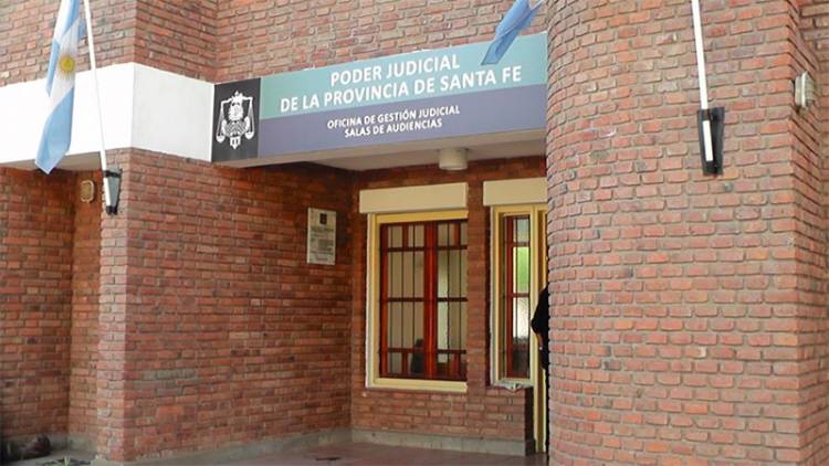 SANTA FE: EN LA LOCALIDAD DE CALCHAQUÍ UNA NENA DE 13 AÑOS DENUNCIÓ QUE ERA ABUSADA POR SU TÍO MIENTRAS SU MAMÁ MIRABA