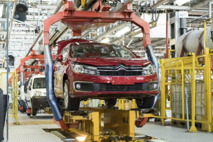 SEGÚN DATOS DE ADEFA, TRAS UN BUEN COMIENZO DE AÑO, LA PRODUCCIÓN DE AUTOS CAYÓ UN 20% EN FEBRERO