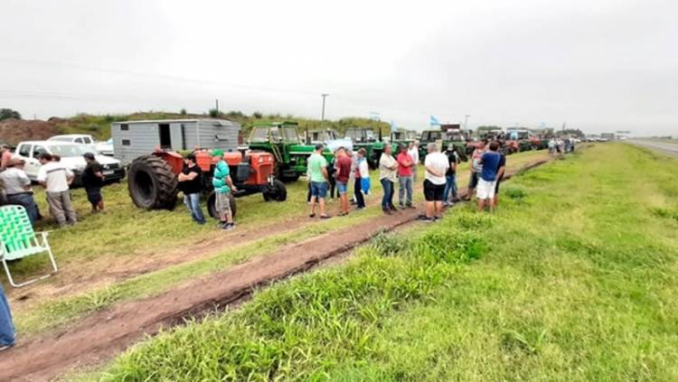 EL CAMPO COMIENZA EL PARO DE CUATRO DÍAS CONTRA LA SUBA DE RETENCIONES, NO CONTEMPLA CORTES DE RUTA