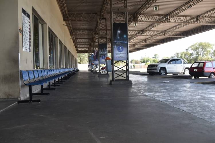 PRORROGAN LA PROHIBICIÓN PARA VIAJAR EN COLECTIVOS DE LARGA DISTANCIA, TRENES Y VUELOS DE CABOTAJE