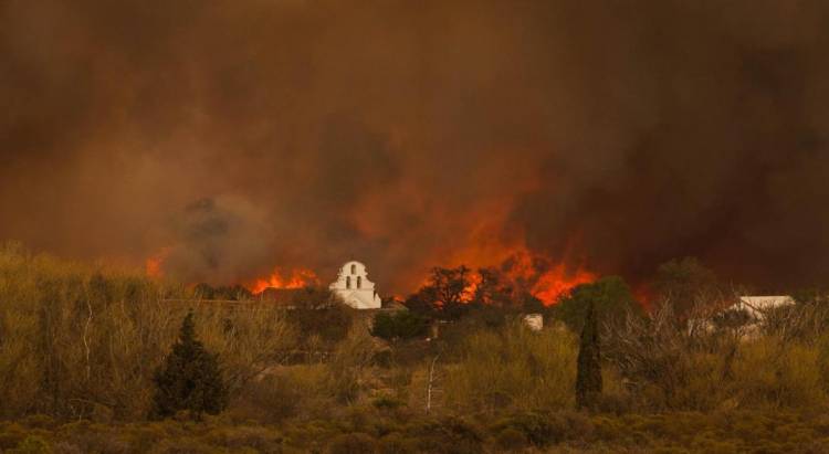 EN CÓRDOBA NO CESAN LAS INTENSAS RÁFAGAS Y COMPLICAN AÚN MAS LOS INCENDIOS FORESTALES