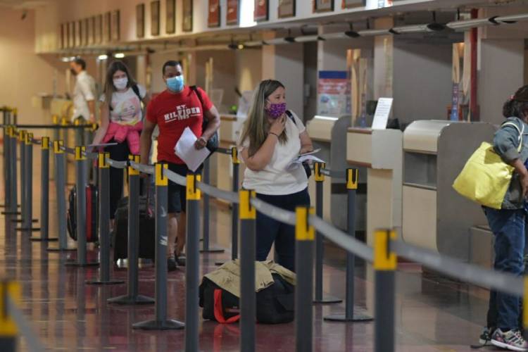 DESPUÉS DE SIETE MESES LLEGÓ EL PRIMER VUELO A SALTA