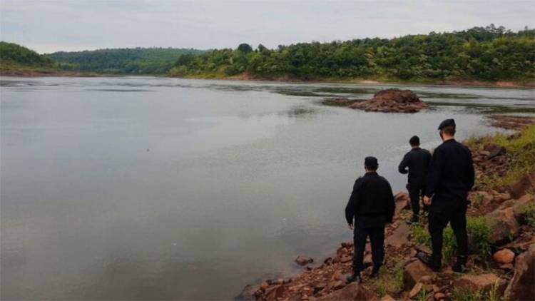 TRAGEDIA EN MISIONES: HALLARON AHOGADOS A TRES HERMANITOS EN EL RÍO PARANÁ