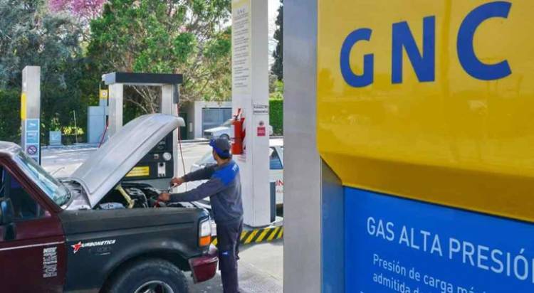NEGOCIACIONES POR LOS VALORES DEL GAS: EL GNC AUMENTARÁ AL MENOS UN 20% Y SE ATARÍA AL PRECIO DE LA NAFTA