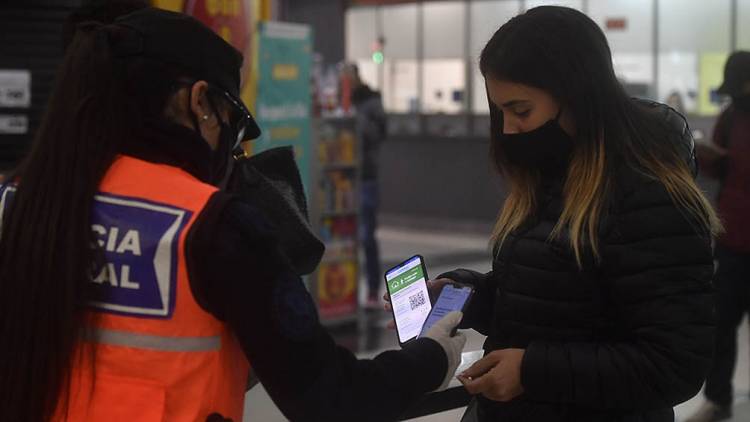 ANTE LA SUBA DE CONTAGIOS EL GOBIERNO NACIONAL ANALIZARÁ HOY MEDIDAS, SE DESCARTA EL AISLAMIENTO ESTRICTO