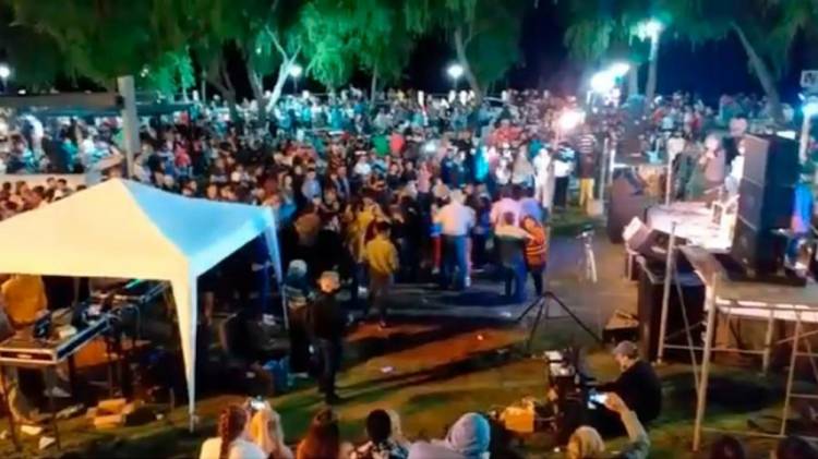EN PLENA PANDEMIA EL MUNICIPIO ENTRERRIANO DE SANTA ELENA ORGANIZÓ UNA FIESTA MULTITUDINARIA SIN PROTOCOLOS
