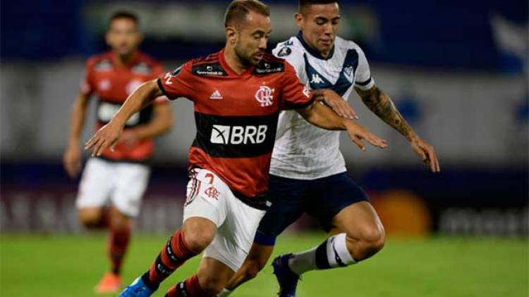 VÉLEZ EN SU REGRESO A LA COPA LIBERTADORES CAYÓ ANTE FLAMENGO, QUE SE LO DIO VUELTA
