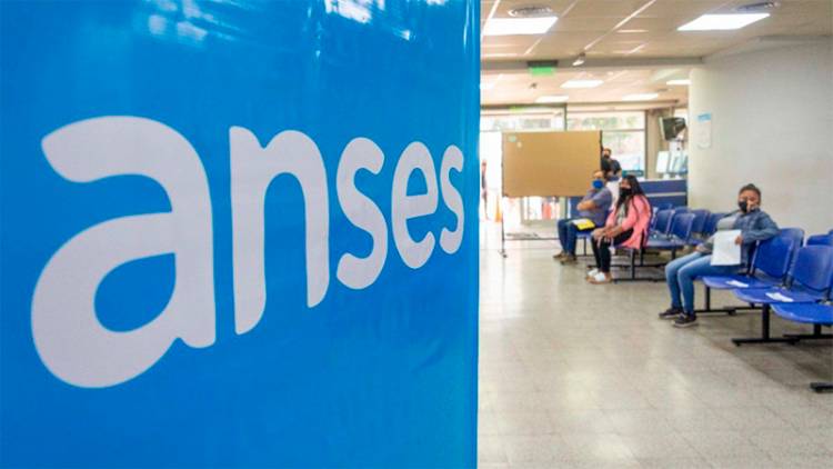 TRAS EL ANUNCIO DEL PRESIDENTE SOBRE EL BONO DE $8 MIL PARA JUBILADOS DE ANSES, EL GOBIERNO DETALLÓ CÓMO SERÁ EL PAGO
