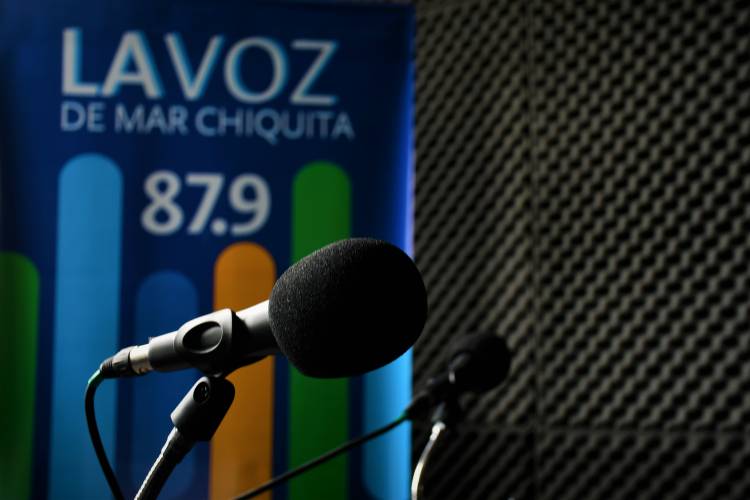 ALUMNOS Y ALUMNAS DEL ANEXO DE LA ESCUELA N°5 DE MAR CHIQUITA REALIZARON UN PROGRAMA ESPECIAL POR EL 24 DE MARZO EN LA RADIO MUNICIPAL 