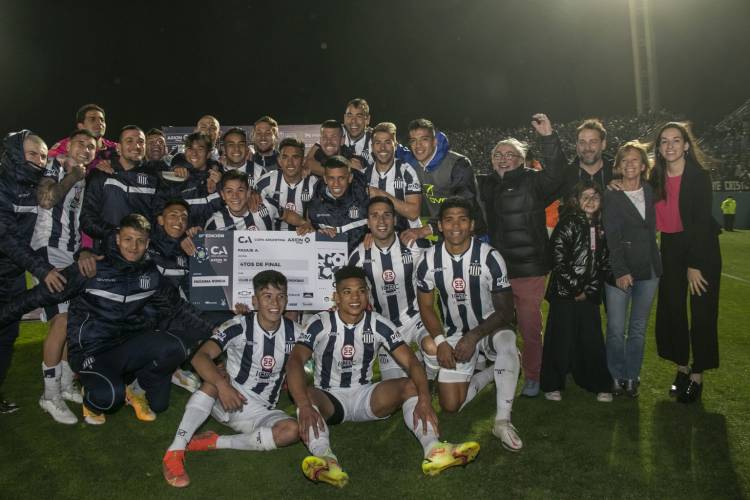 COPA ARGENTINA: TALLERES LO DIO VUELTA Y FESTEJÓ EN LA PUNTA