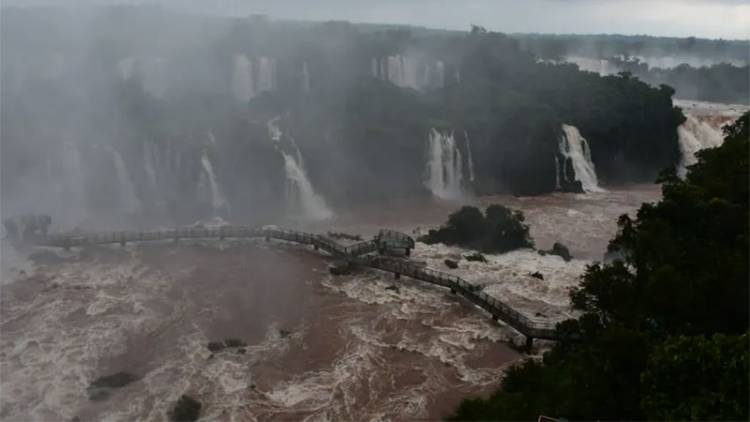 HALLAN DEL LADO BRASILEÑO, EL CUERPO DEL TURISTA QUE CAYÓ EN CATARATAS Y CONFIRMAN DE DÓNDE ERA ORIUNDO