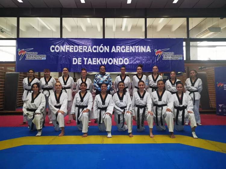 TAEKWONDO: SE REALIZÓ UN CAMPUS EVALUATIVO FEMENINO DE KYORUGUI EN EL CeNARD 