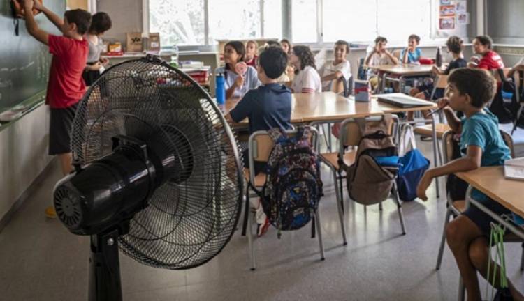 OLA DE CALOR: “HAY QUE IR A LA ESCUELA Y DAR CLASES EN EL PATIO O VENTILAR” DIJO PERCZYK