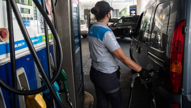 SUBA DE PRECIOS: YPF SE SUMA AL AUMENTO DEL 3,8%. SUS COMBUSTIBLES DESDE ESTE JUEVES