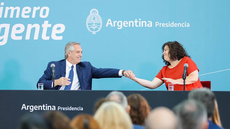JUNTO A LA MINISTRA CARLA VIZZOTTI, FERNÁNDEZ PRESENTÓ “RECONSTRUIR SALUD” CON AMBULANCIAS Y OBRAS EN TODO EL PAÍS