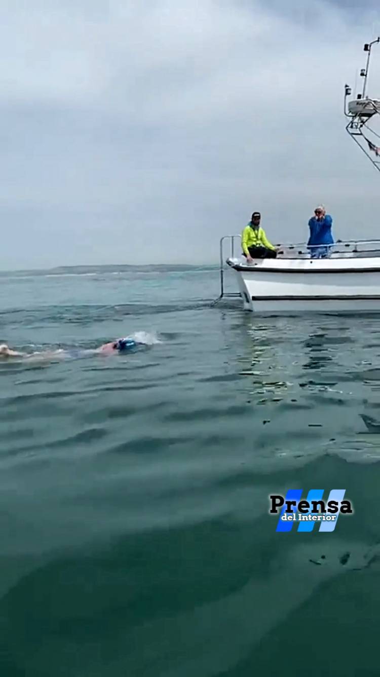 AILEN MICAZ, LA PRIMERA RIONEGRINA EN CRUZAR A NADO EL CANAL DE LA MANCHA