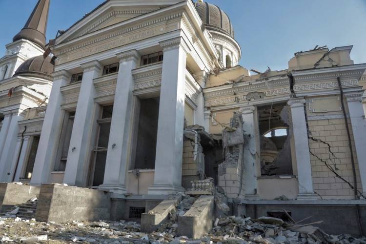 UCRANIA: DOS PERSONAS MURIERON, VARIAS RESULTARON HERIDAS Y UNA CATEDRAL ORTODOXA QUEDÓ DESTRUIDA