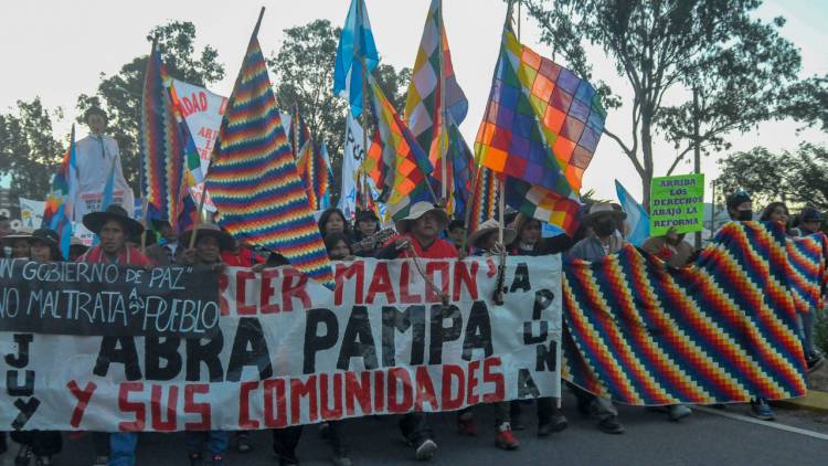 PUEBLOS INDÍGENAS INTEGRANTES DEL "TERCER MALÓN DE LA PAZ" LLEGAN A LA CIUDAD DE BUENOS AIRES 