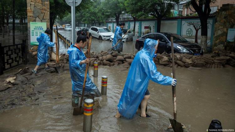 DECENAS DE MUERTOS Y DESAPARECIDOS EN CHINA POR LAS FUERTES LLUVIAS 