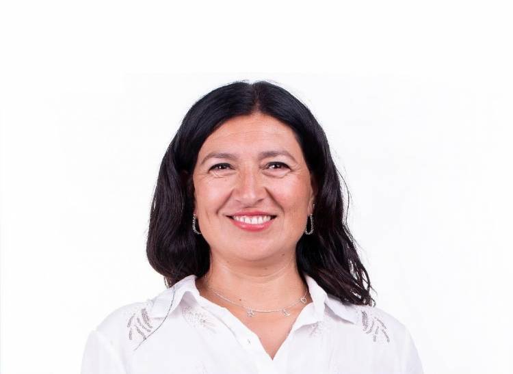 CLAUDIA MIRANDA