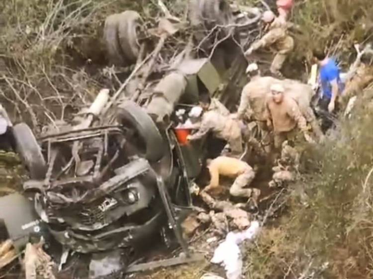 TRAGEDIA EN SAN MARTÍN DE LOS ANDES: UN CAMIÓN DEL EJÉRCITO VOLCÓ Y HAY MUERTOS