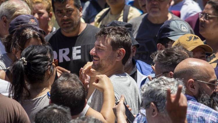 "EL CUERPO, LA SANGRE Y EL DOLOR LOS PONEN LOS TRABAJADORES Y LOS POBRES... Y EL MATE SE LO TOMA LA CASTA”