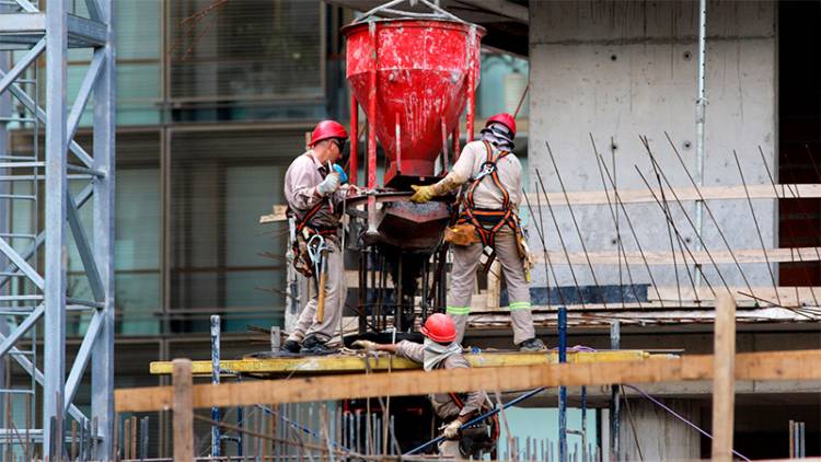 UOCRA AMENAZA CON FRENAR OBRAS, SE DECLARA EN ESTADO DE ALERTA Y ASAMBLEA POR LA FALTA DE ACUERDO SALARIAL