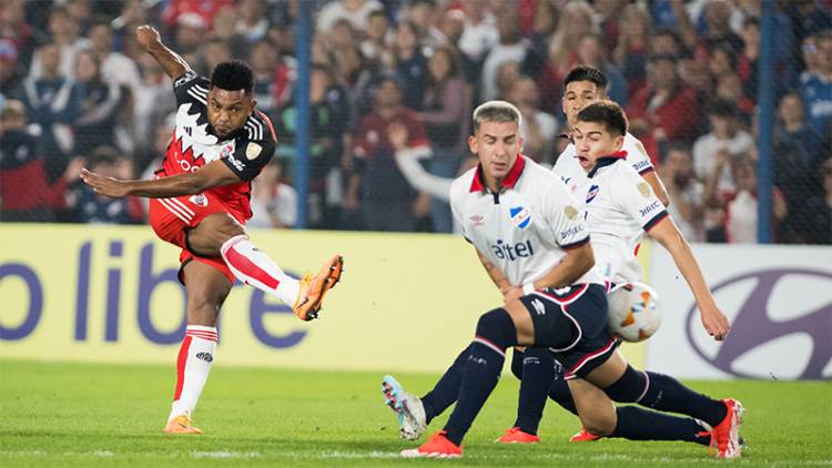 POR COPA LIBERTADORES, RIVER EMPATÓ 2-2 ANTE NACIONAL DE URUGUAY