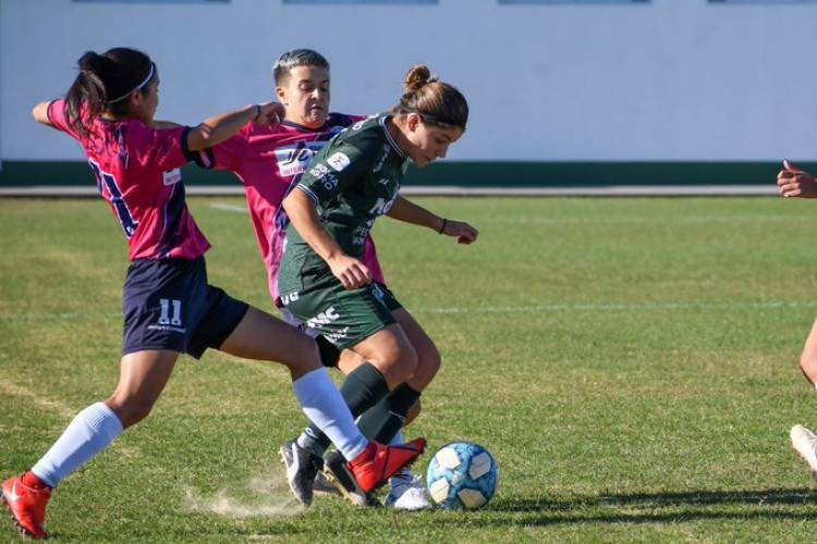 FÚTBOL FEMENINO: PUNTA COMPARTIDA EN AMBAS ZONAS EN LA PRIMERA B, EN LA “C” ALDOSIVI, LAFERRERE Y TALLERES (RE) LIDERAN SUS ZONAS