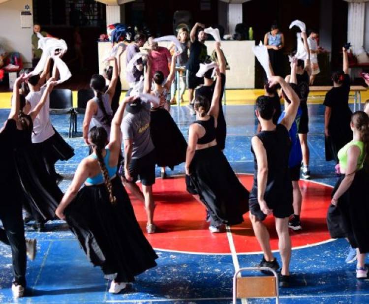 SUEÑOS Y EMOCIONES COMPARTIDAS DE LOS ARTISTAS SANLUISEÑOS QUE ENSAYAN PARA COSQUÍN