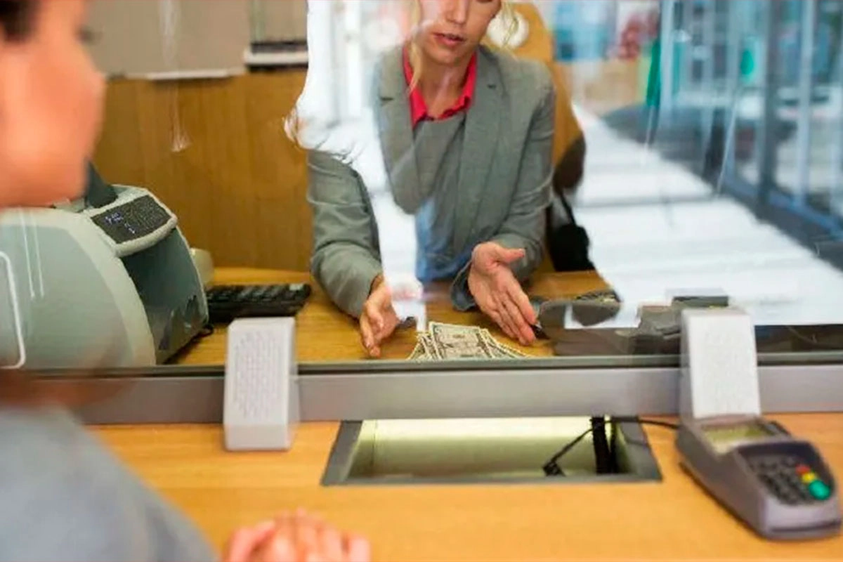 BANCARIOS LOGRAN AUMENTO DEL 15,1% Y NUEVO BONO POR DÍA DEL BANCARIO