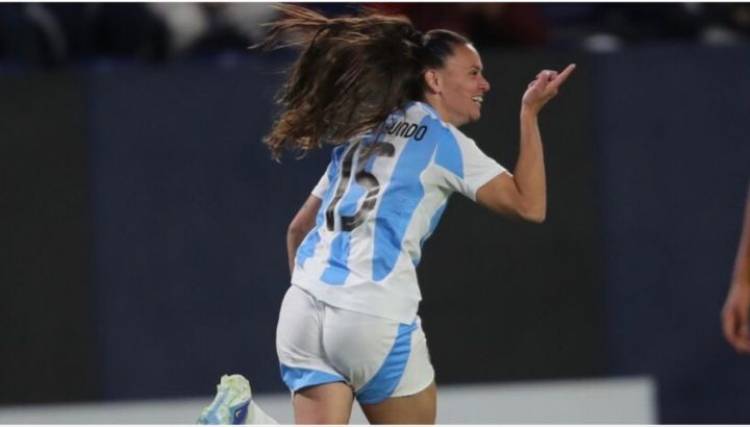 ARGENTINA VENCIÓ A ECUADOR Y CERRÓ LA FASE DE GRUPOS CON PUNTAJE IDEAL