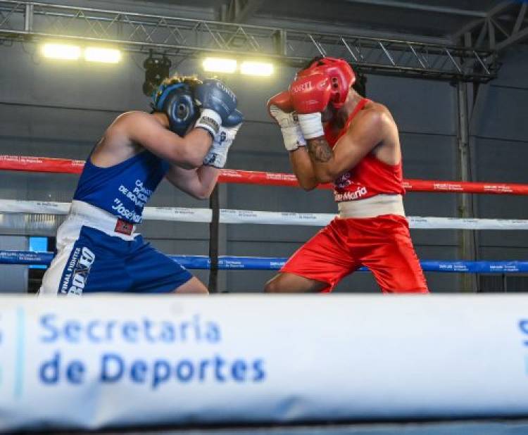 SAN LUIS: VILLA DE LA QUEBRADA VIBRÓ CON EL PROVINCIAL DE BOXEO AMATEUR Y HOMENAJE A ‘LOCOMOTORA’ OLIVERAS 