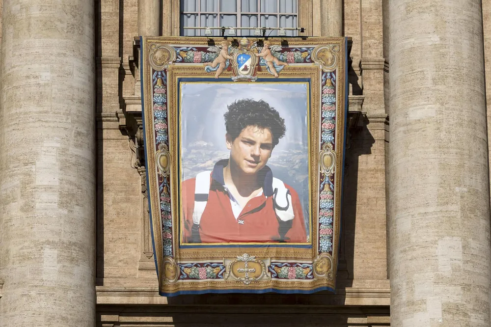 CARLO ACUTIS YA ES SANTO: EL “INFLUENCER DE DIOS” CANONIZADO EN ROMA