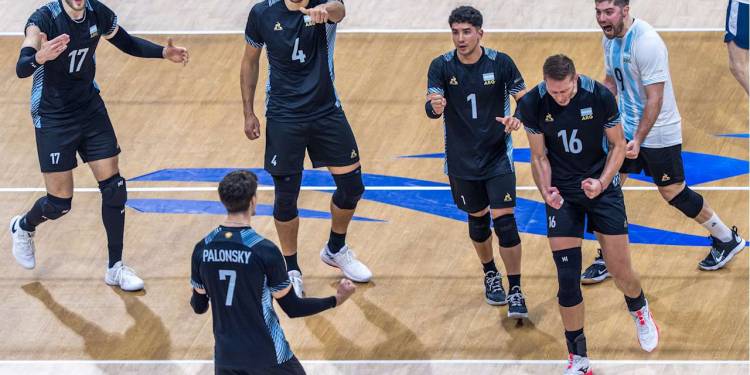 ARGENTINA DEBUTÓ EN EL MUNDIAL DE VÓLEY CON REMONTADA ANTE FINLANDIA