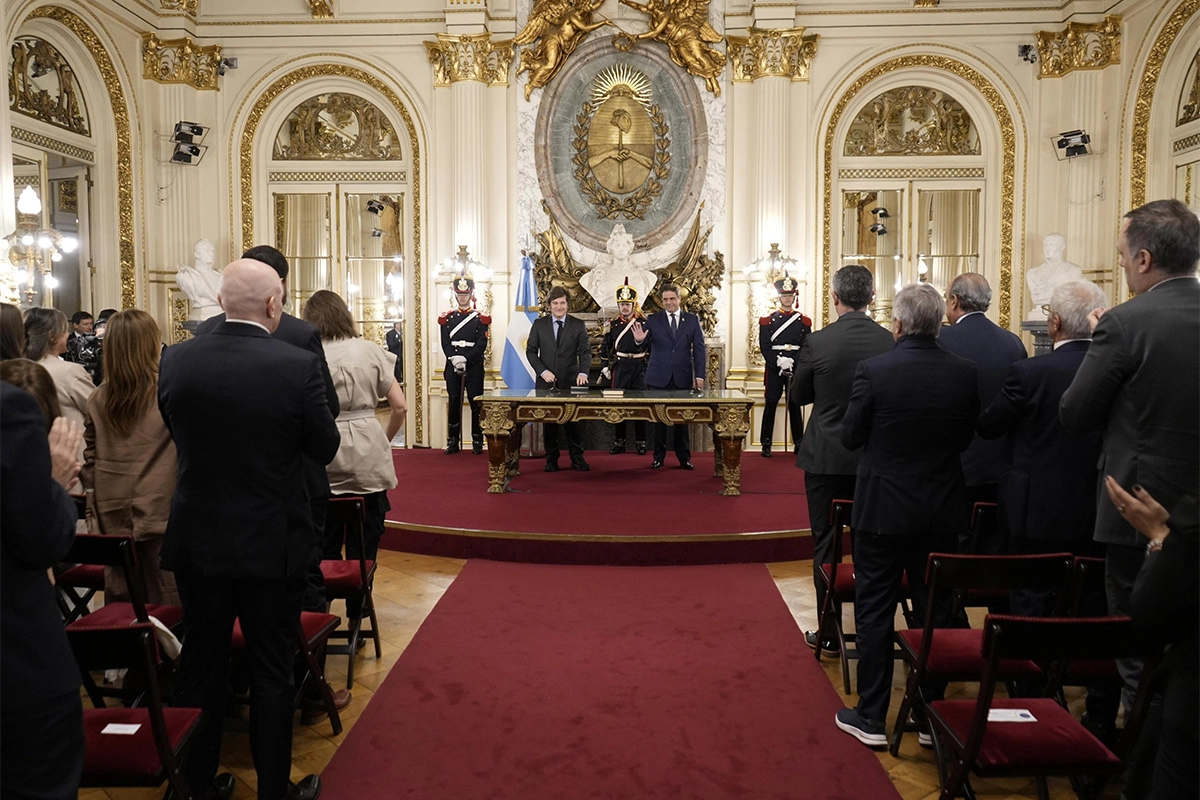 MILEI TOMÓ JURAMENTO A LISANDRO CATALÁN COMO MINISTRO DEL INTERIOR