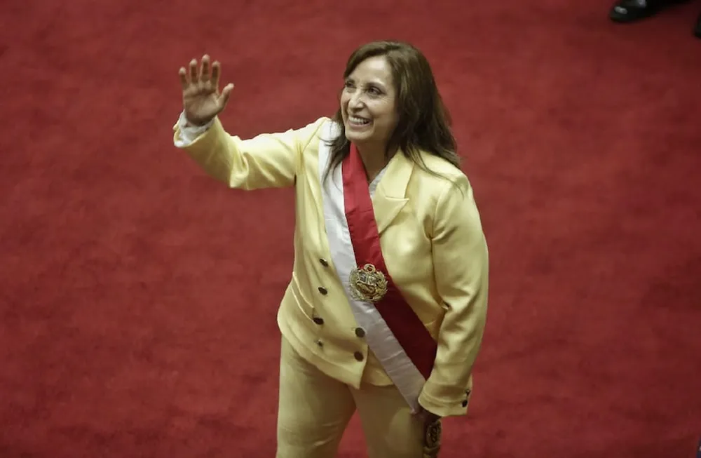 DESTITUYERON A DINA BOLUARTE: JOSÉ JERÍ ASUMIÓ COMO NUEVO PRESIDENTE DE PERÚ