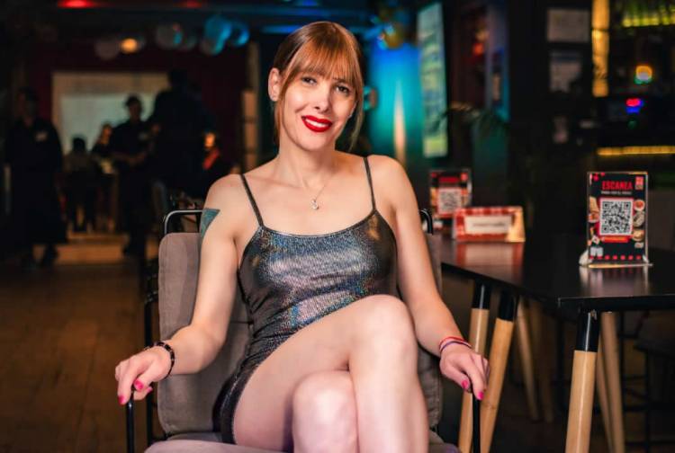 JAZMÍN ALMANDOZ: TALENTO, DISCIPLINA Y LIDERAZGO CREATIVO EN LA NUEVA GENERACIÓN DE LA MODA ARGENTINA