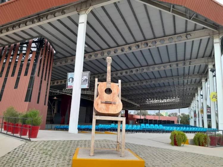 VILLA MERCEDES CELEBRA LA 13° EDICIÓN DE CALLE ANGOSTA ADULTOS CON 600 BAILARINES