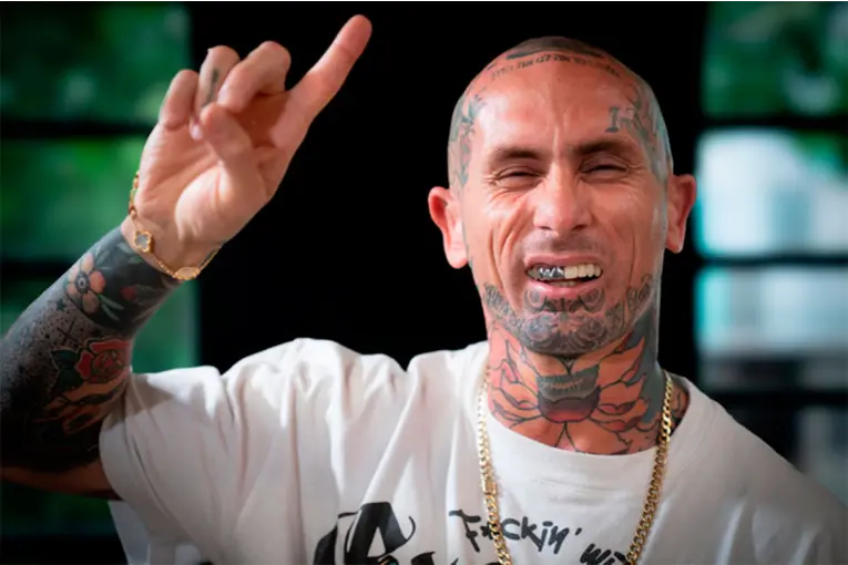 EMANUEL NOIR DONÓ 230 JUGUETES A JARDINES MUNICIPALES DE SU CIUDAD NATAL